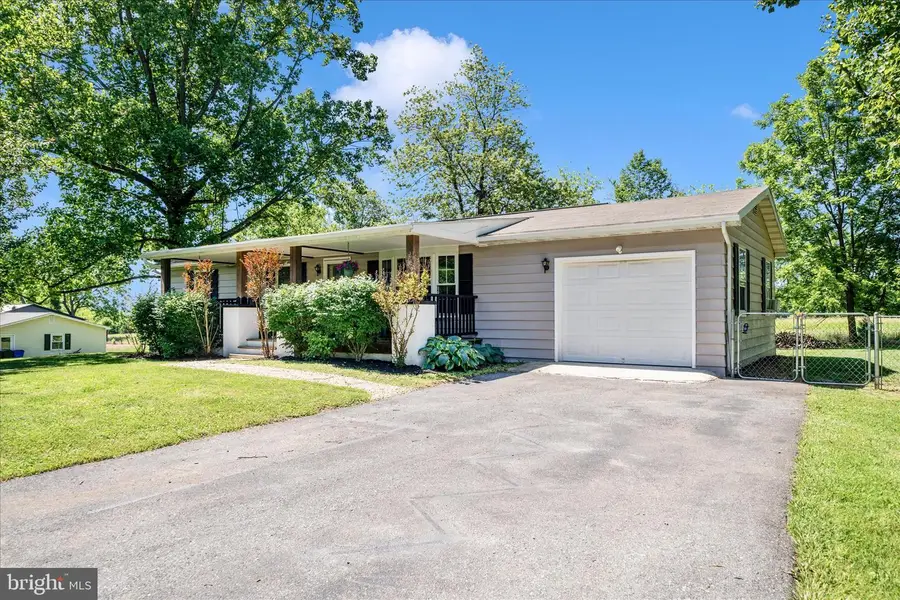 6901 Trout Ln, Frederick, MD 21702 - #2