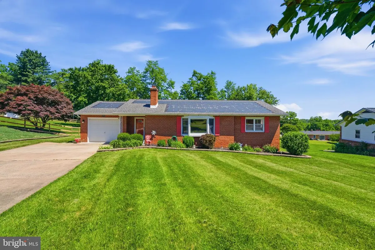 13712 Hillside Ave, Thurmont, MD 21788 - #1