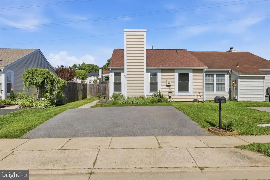 819 Chadwick Cir, Frederick, MD 21701 - #2