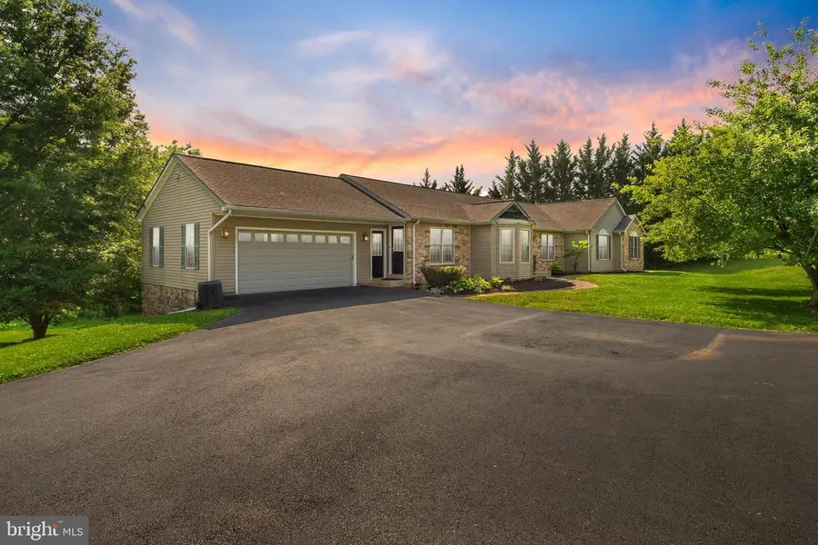 8613 Hollow Rd, Middletown, MD 21769 - #2