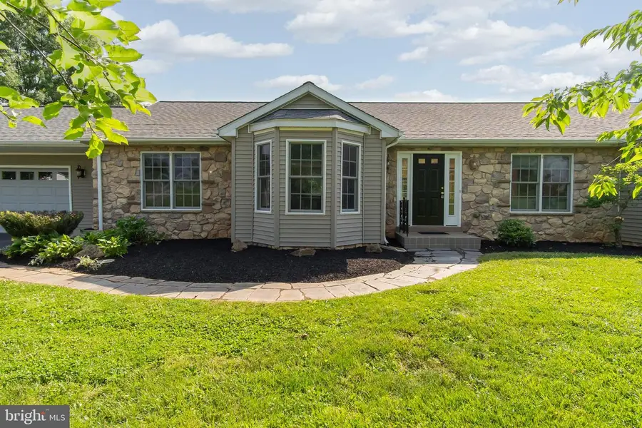 8613 Hollow Rd, Middletown, MD 21769 - #3