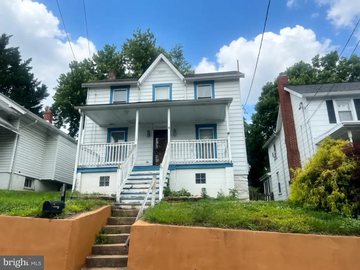 9 E D St E, Brunswick, MD 21716 - #1