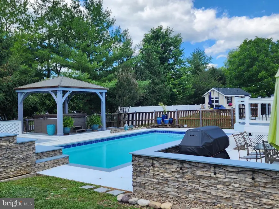 143 Polaris Dr, Walkersville, MD 21793 - #2
