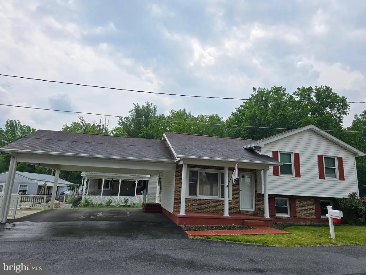 4 S Altamont Ave, Thurmont, MD 21788 - #1