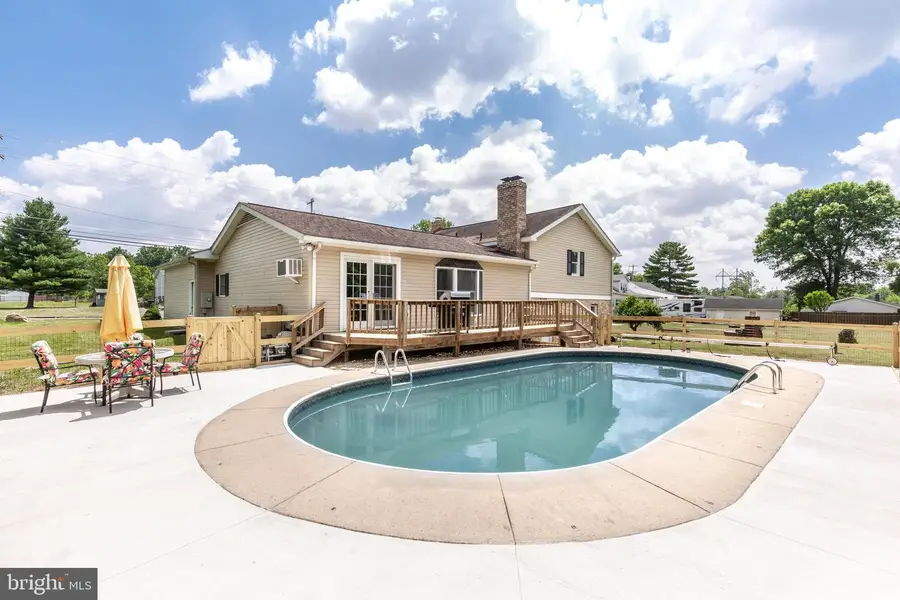 54 E Moser Rd, Thurmont, MD 21788 - #2