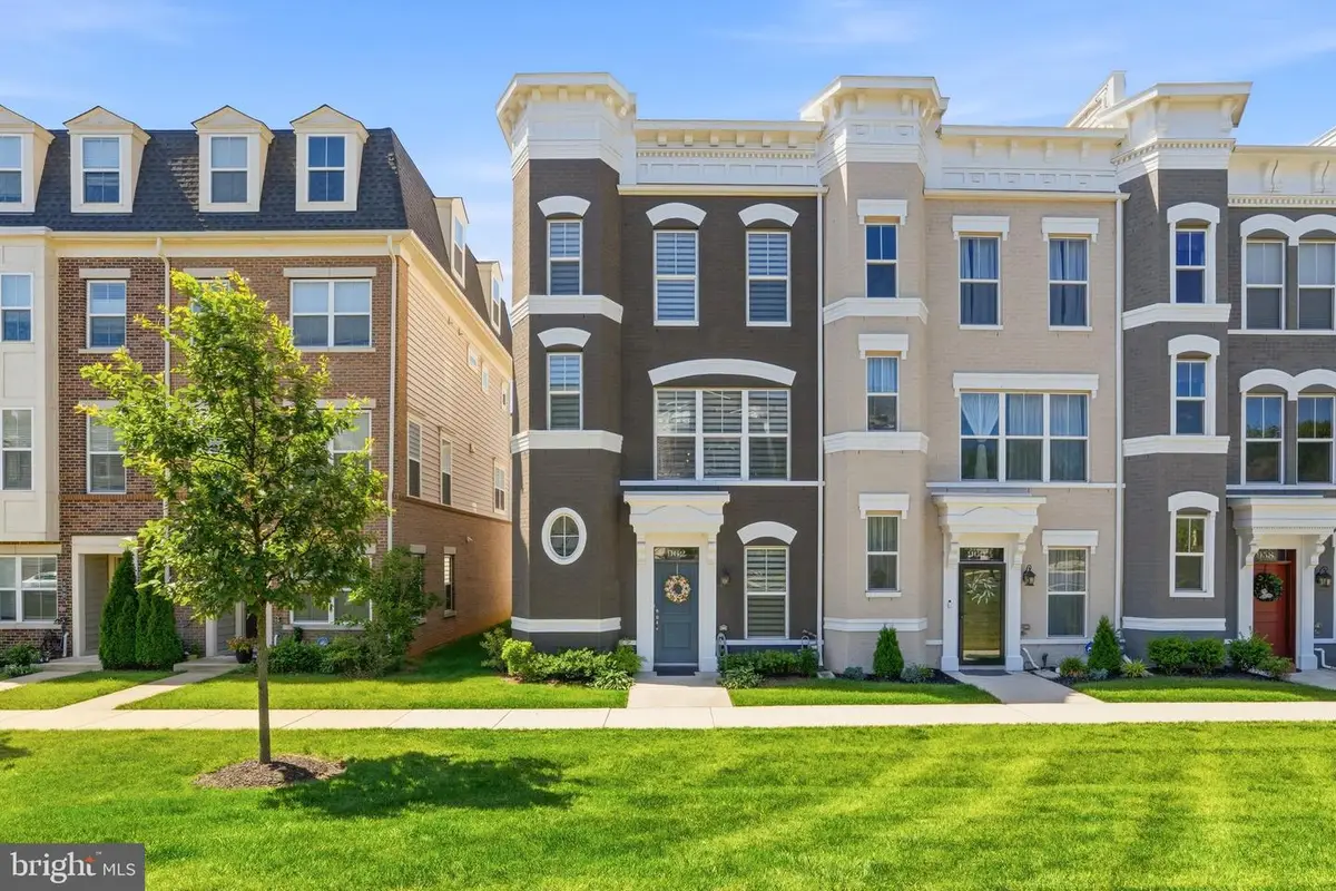 962 Holden Rd, Frederick, MD 21701 - #1