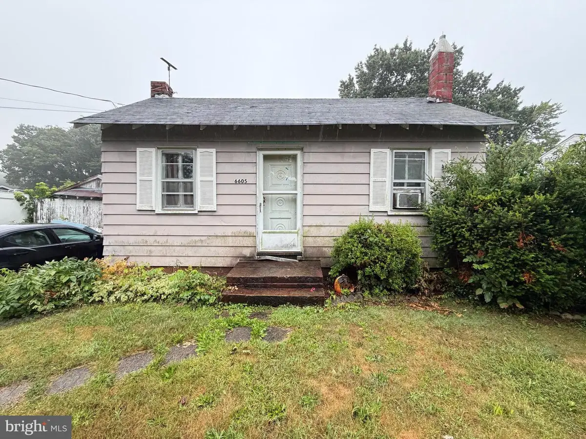6605 Mountaindale Rd, Thurmont, MD 21788 - #1