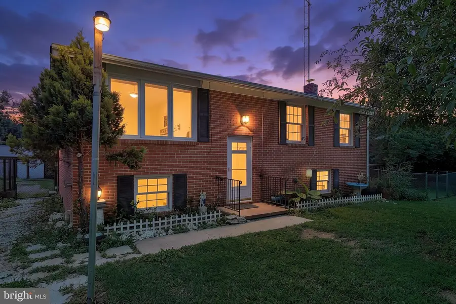 6621 Willis Ln, Frederick, MD 21702 - #2