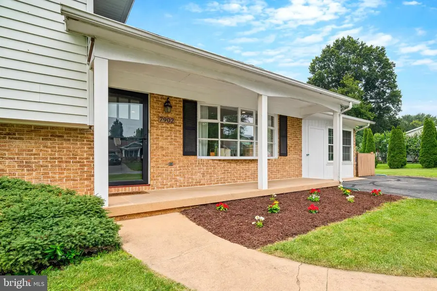 7902 Juniper Dr, Frederick, MD 21702 - #2