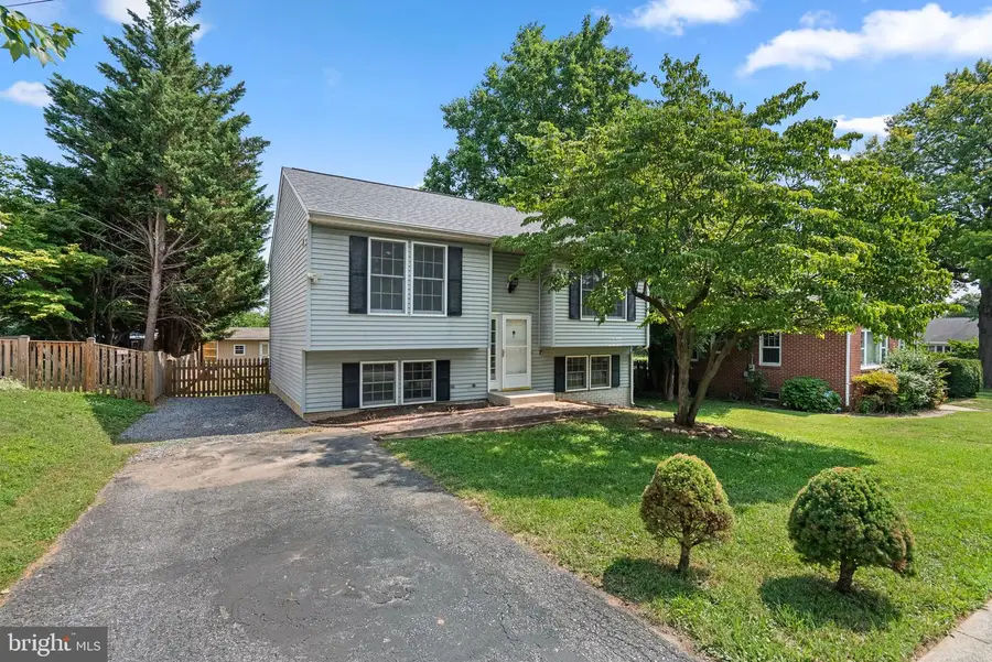 903 Chestnut St, Frederick, MD 21703 - #2