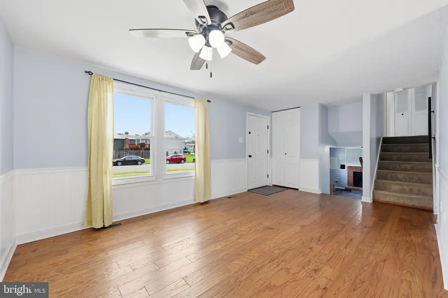 1597 Dogwood Dr, Frederick, MD 21701 - #2