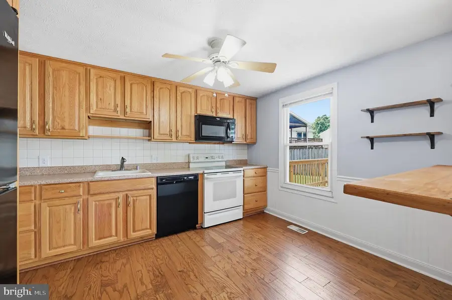 1597 Dogwood Dr, Frederick, MD 21701 - #3