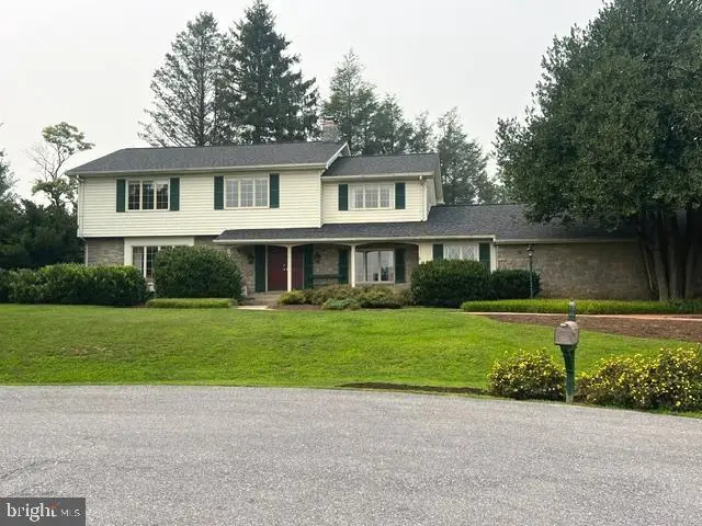 6916 Summerswood Dr, Frederick, MD 21702 - #2