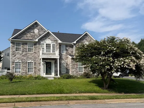 800 Aztec Dr, FREDERICK, MD 21701