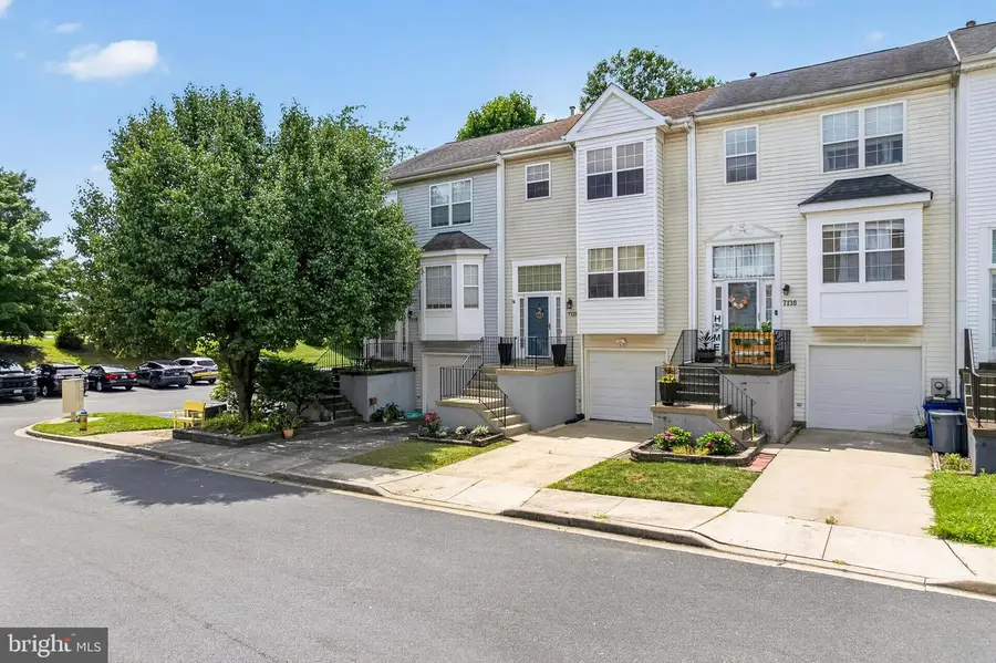 7128 Collinsworth Pl, Frederick, MD 21703 - #2