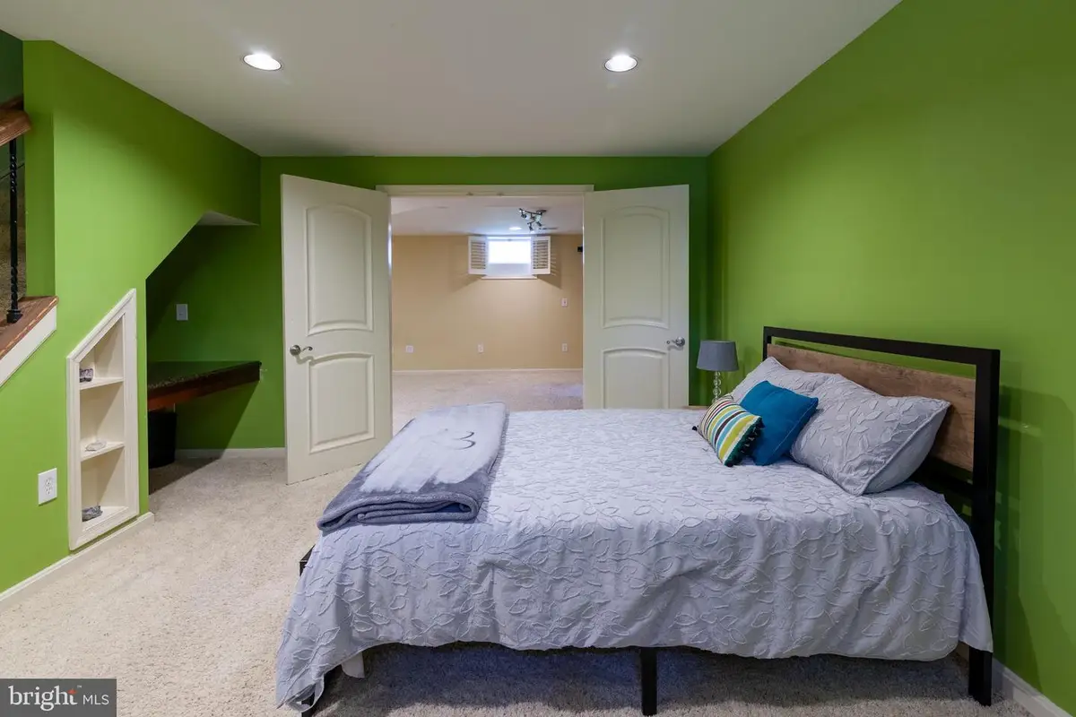 2425 Hunters Chase Ct, Frederick, MD 21702 - #1