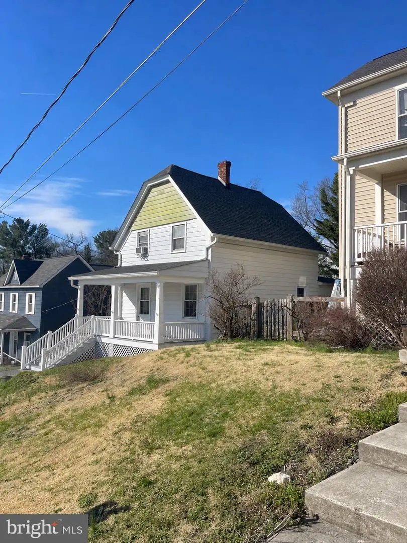819 E A St, Brunswick, MD 21716 - #1