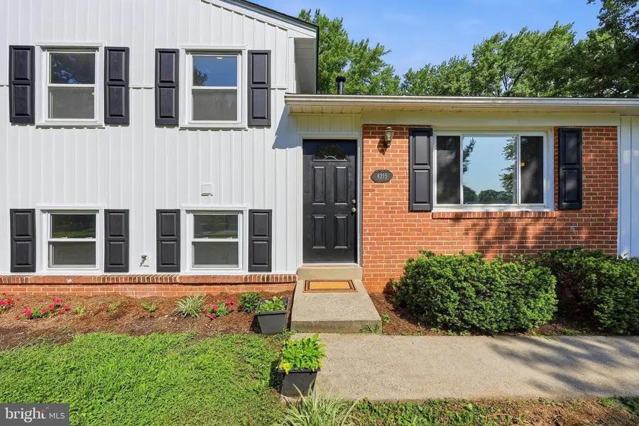 8215 Virginia Ln, Frederick, MD 21704 - #2