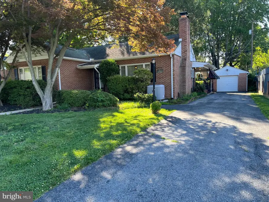 604 Grant Pl, Frederick, MD 21702 - #2