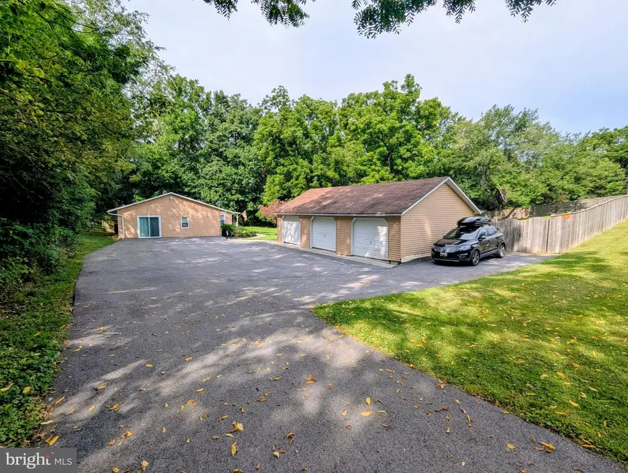 14419 Peddicord Rd, Mount Airy, MD 21771 - #2