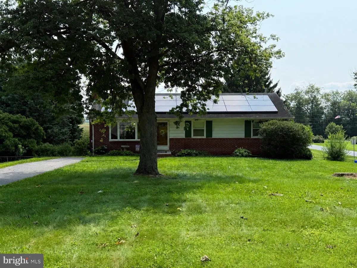 5601 Calvert Dr, Frederick, MD 21703 - #1