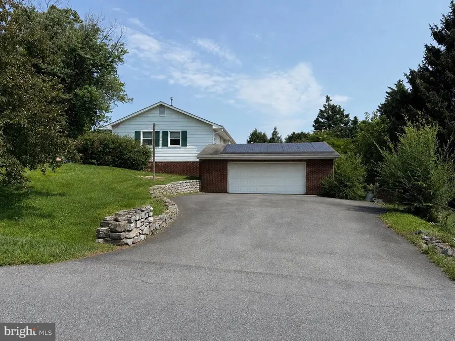 5601 Calvert Dr, Frederick, MD 21703 - #2