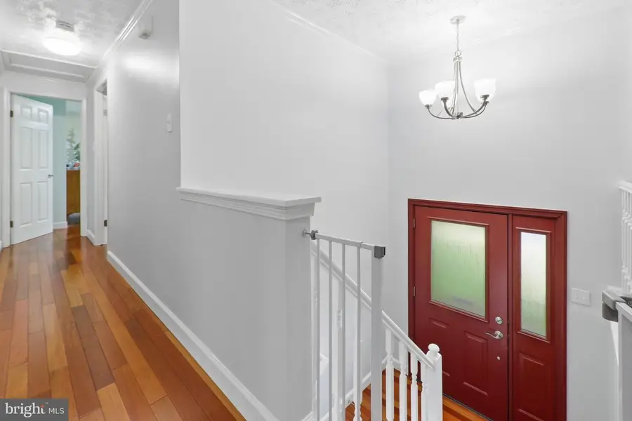1182 Avondale Ct, Frederick, MD 21702 - #2