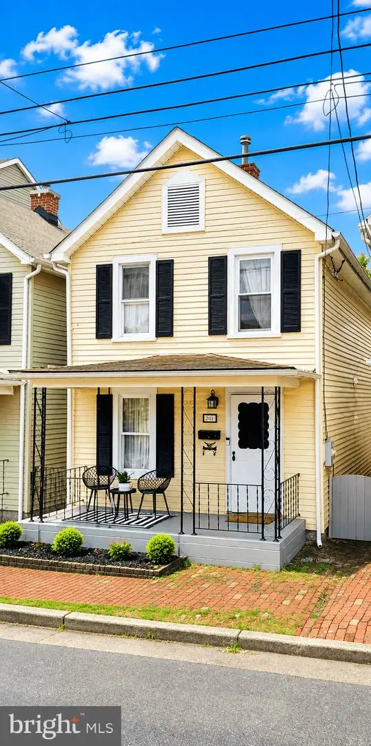 218 E 6th St E, FREDERICK, MD 21701