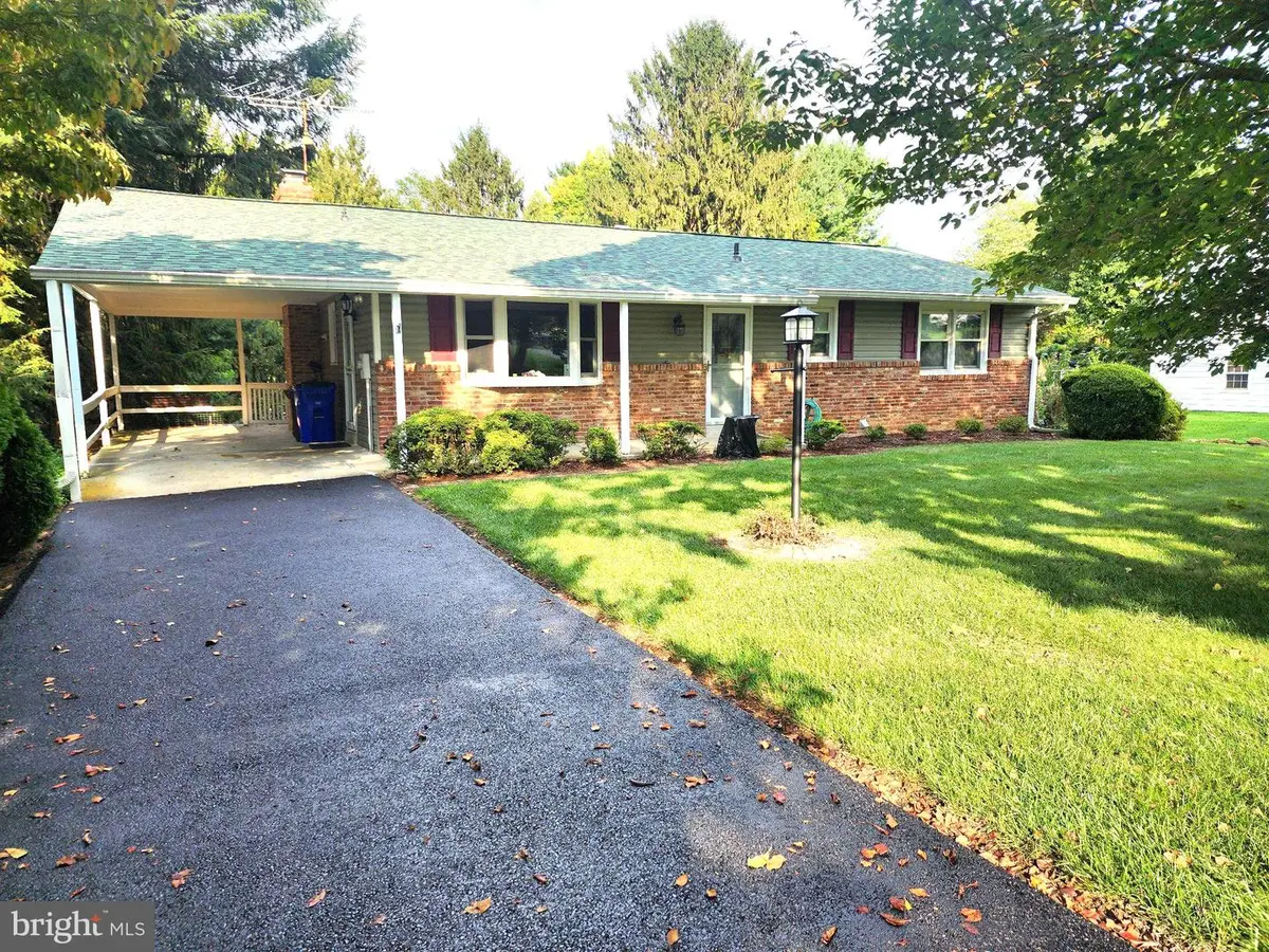 2297 Persimmon Dr, Ijamsville, MD 21754 - #1