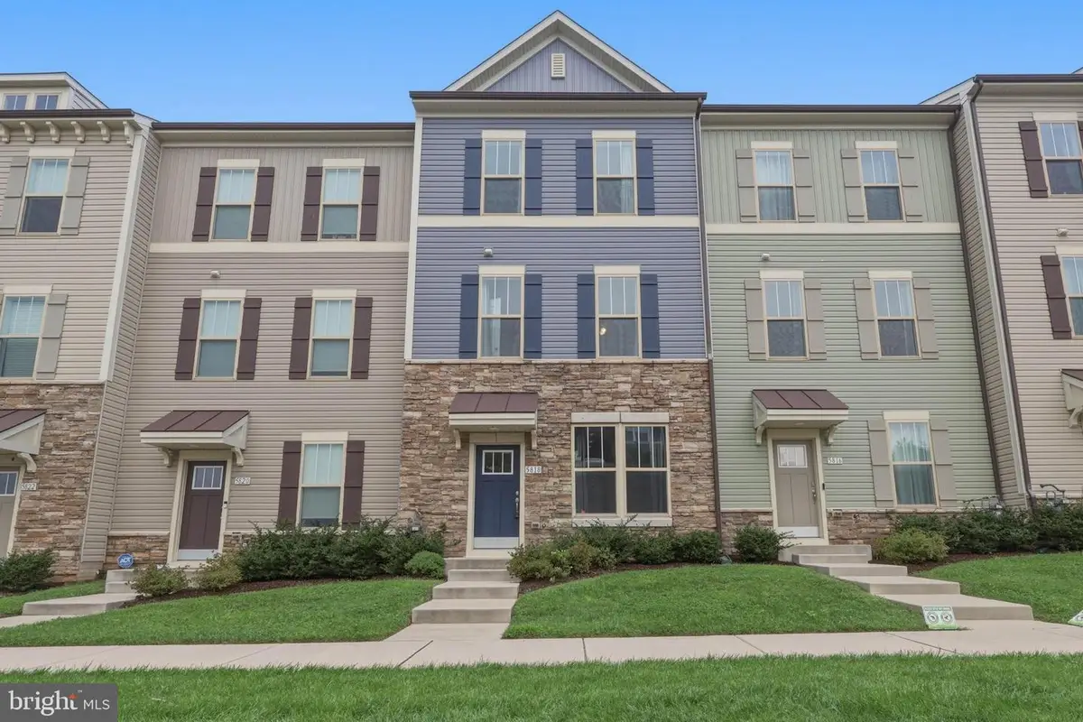 5818 Imperial Dr, Frederick, MD 21703 - #1