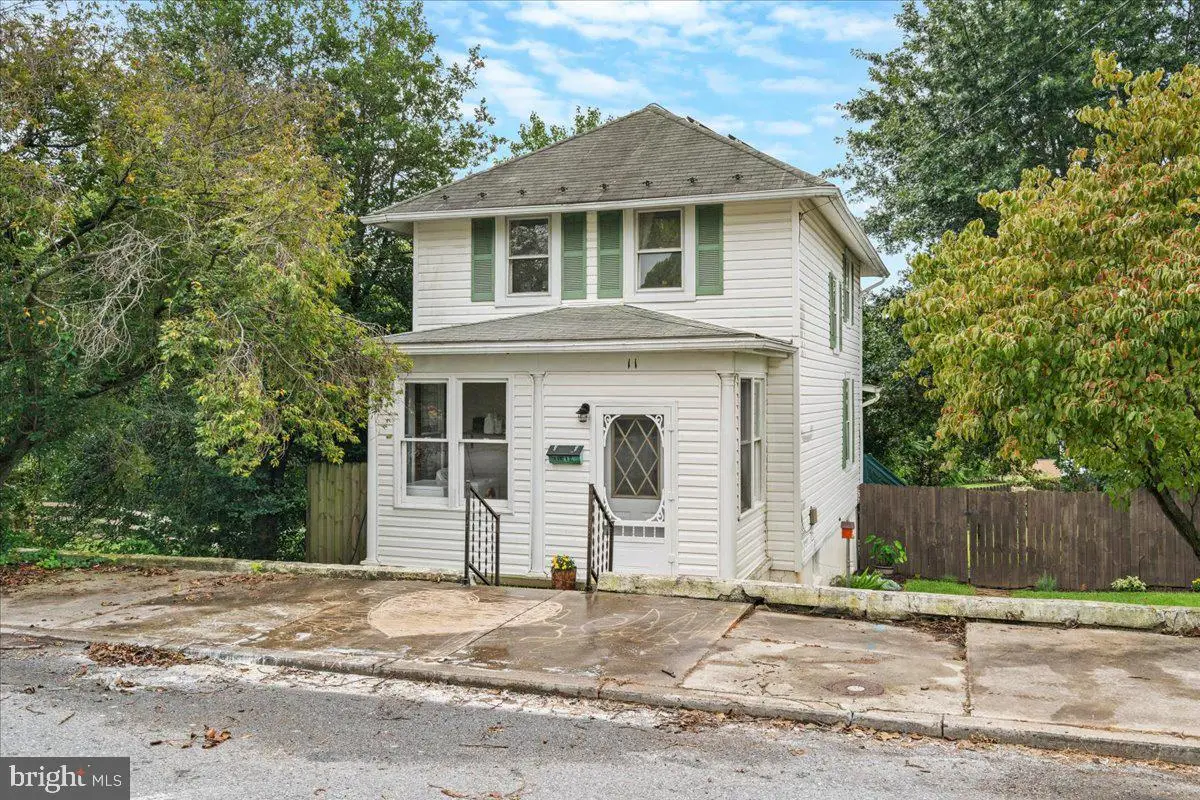 11 E H St, Brunswick, MD 21716 - #1