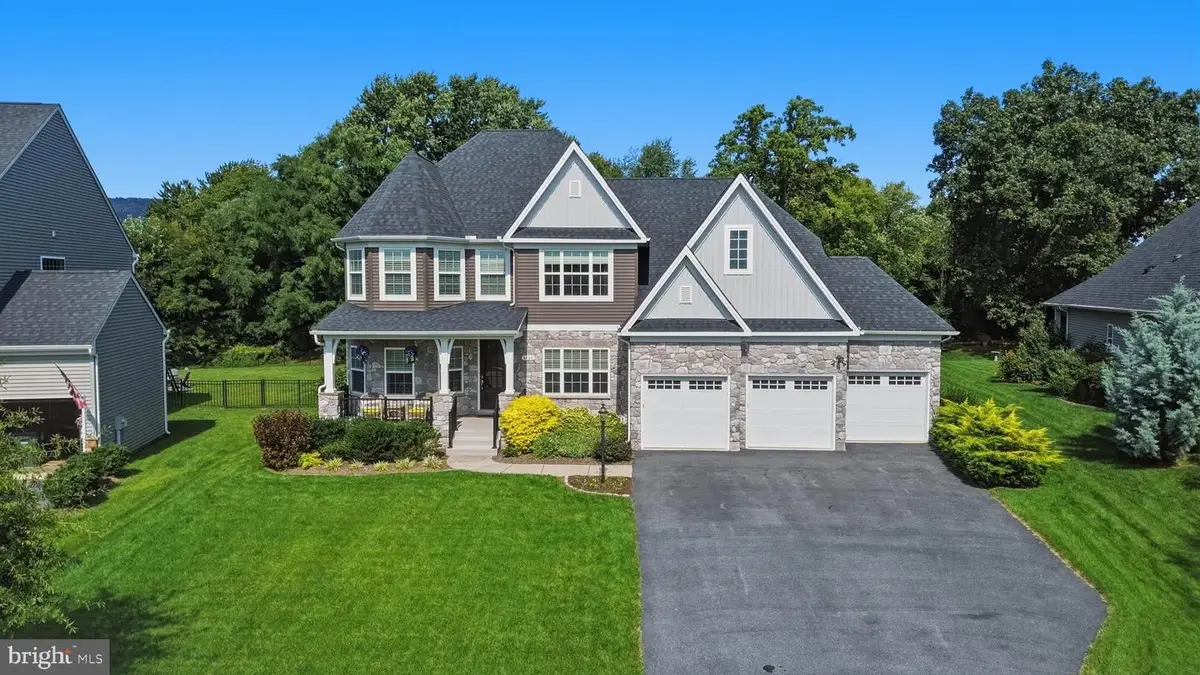1420 Pedigree St, Frederick, MD 21702 - #1