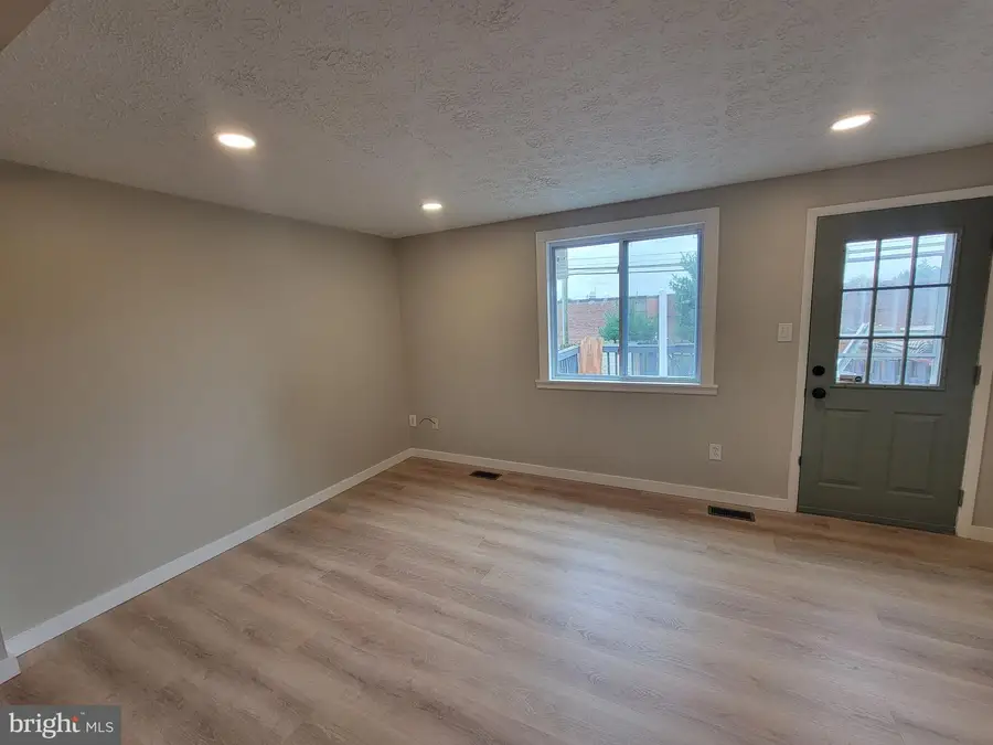 246 Canfield Ter, Frederick, MD 21702 - #3