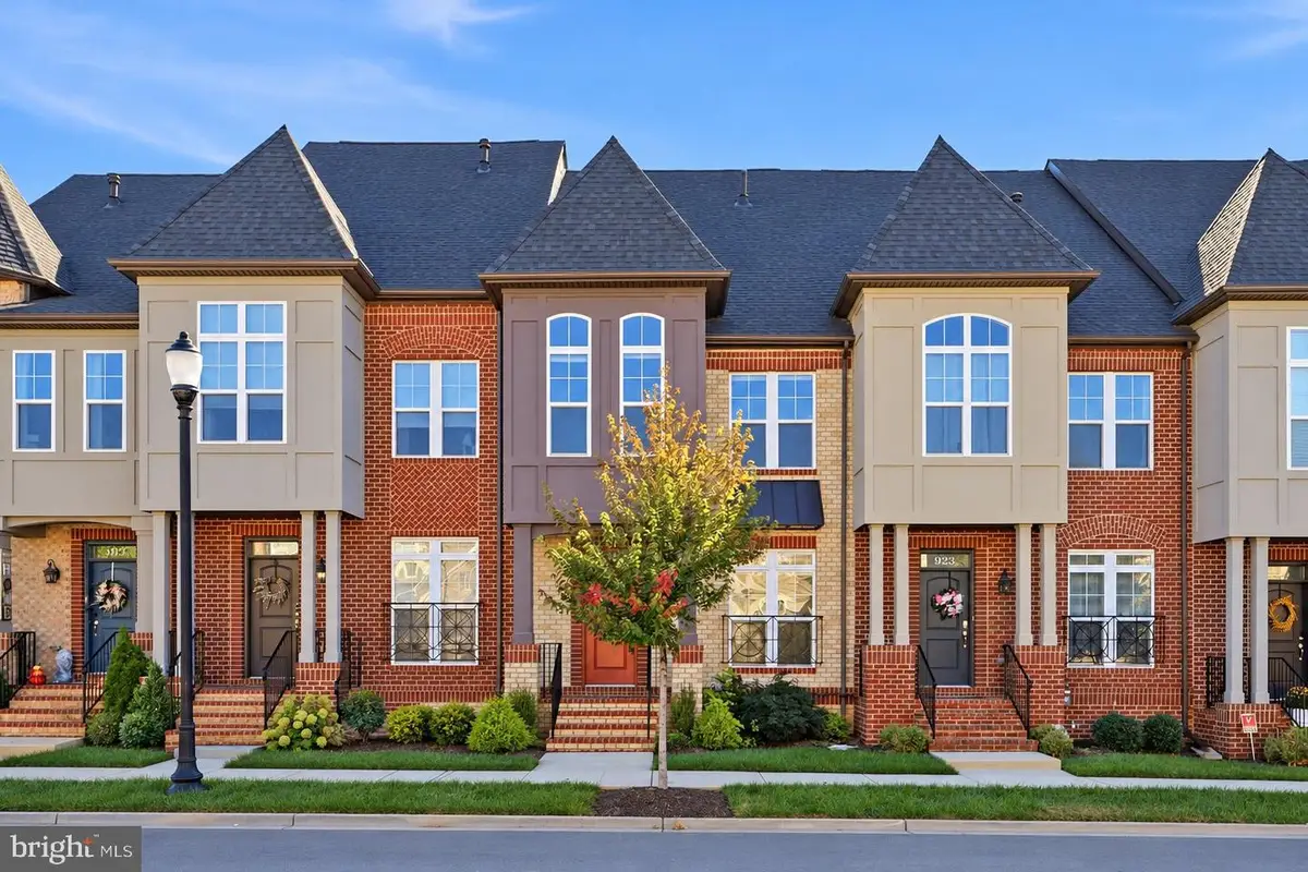 921 Holden Rd, Frederick, MD 21701 - #1