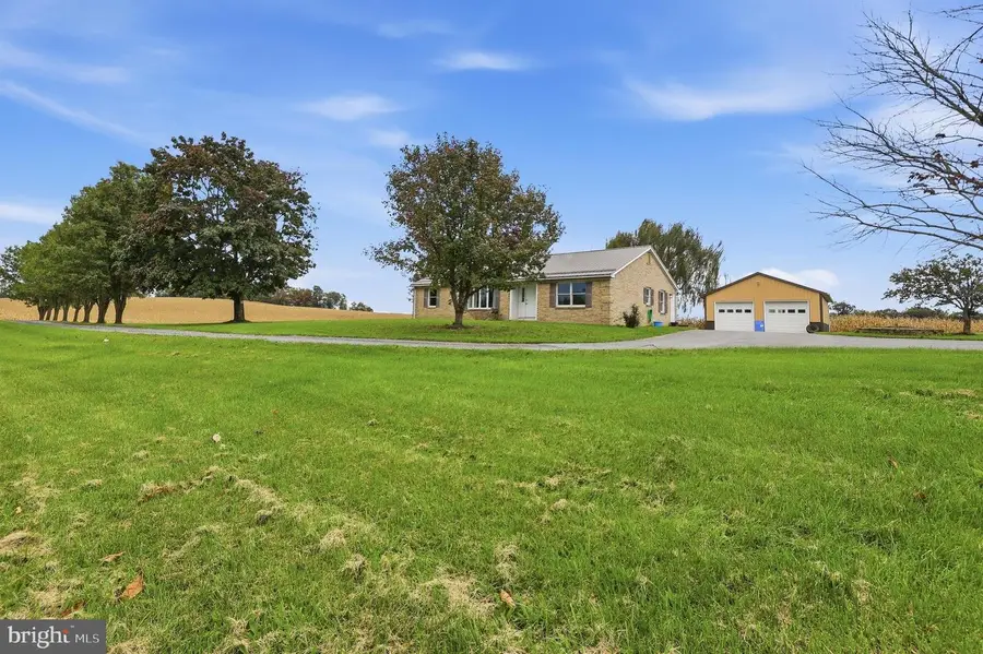 10205 Fingerboard Rd, Ijamsville, MD 21754 - #2