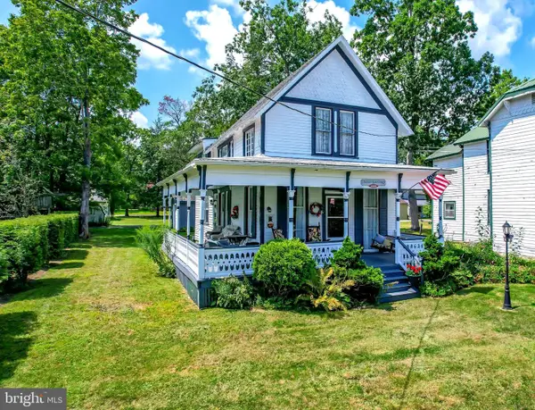 104 G Street, MOUNTAIN LAKE PARK, MD 21550