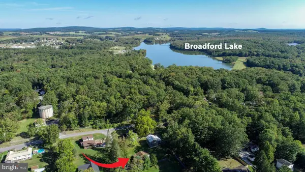 809 N St, MOUNTAIN LAKE PARK, MD 21550