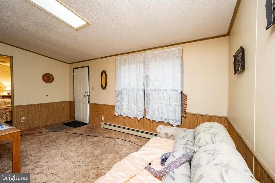 210 Lakeview Dr, Grantsville, MD 21536 - Image #3