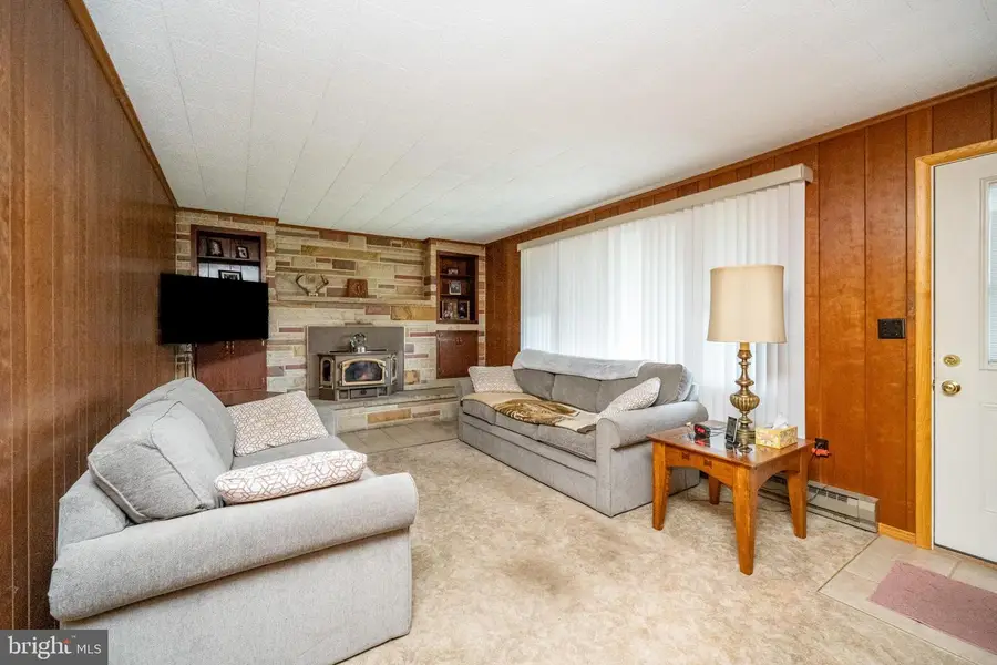 143 Manor Dr, Oakland, MD 21550 - Image #3