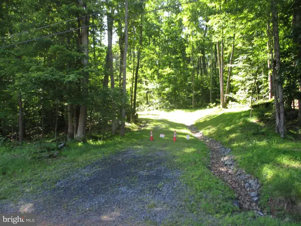 Approx. 1720 Lake Shore Dr, OAKLAND, MD 21550