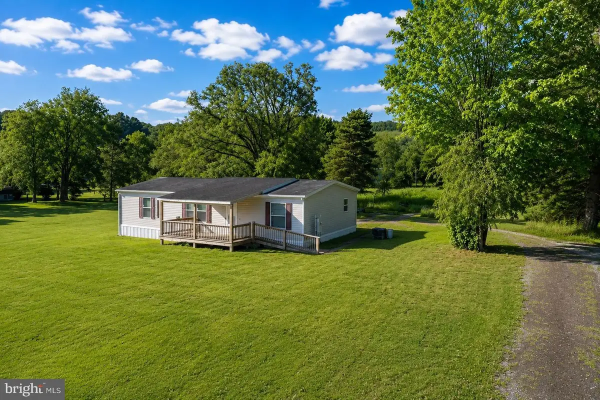 635 Dennett Rd, Oakland, MD 21550 - #1
