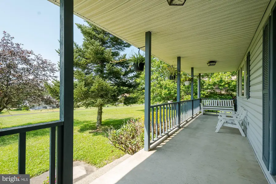723 Kings Ct, Mountain Lake Park, MD 21550 - #3