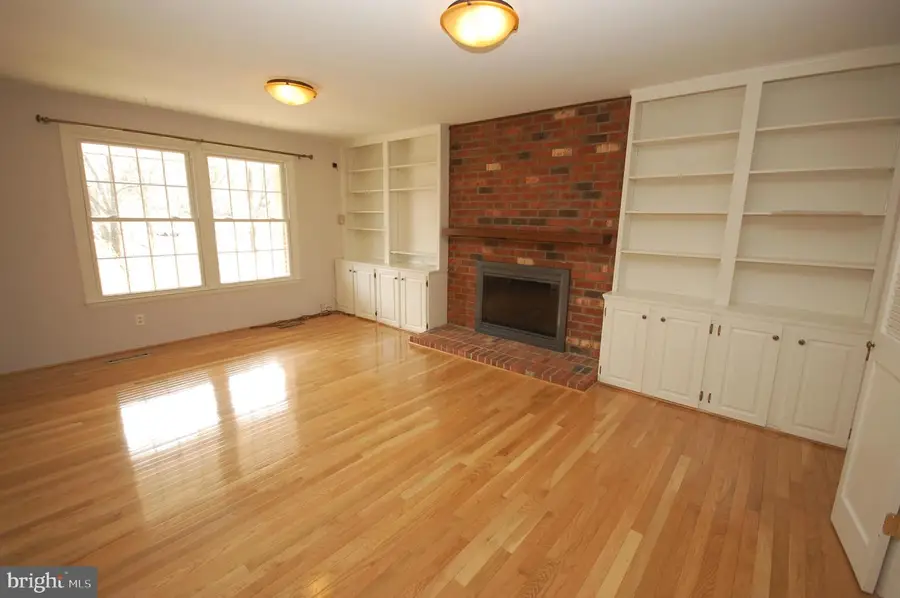 10336 Burnside Dr, Ellicott City, MD 21042 - Image #3