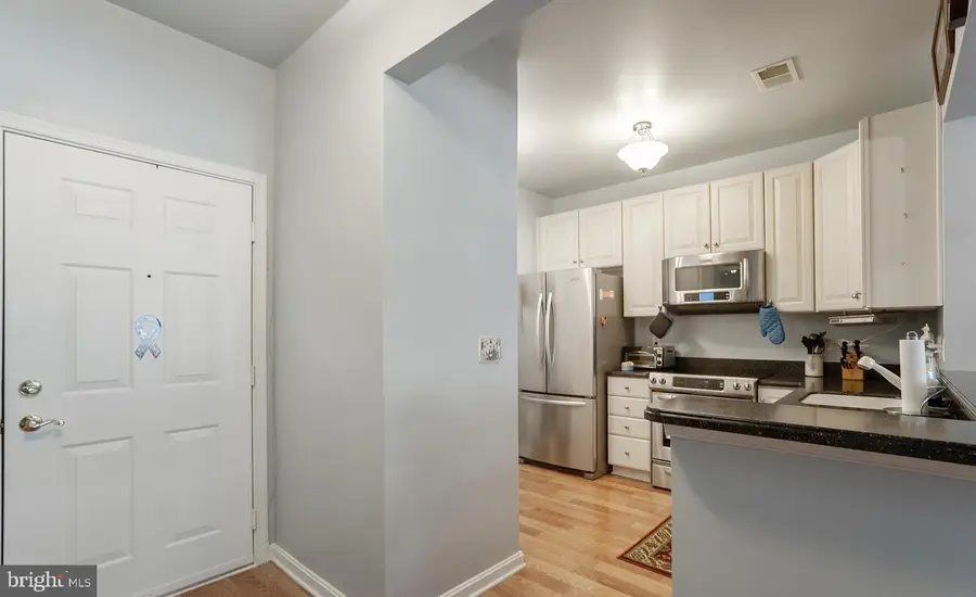 6150 Shadywood Rd #401, Elkridge, MD 21075 - Image #3