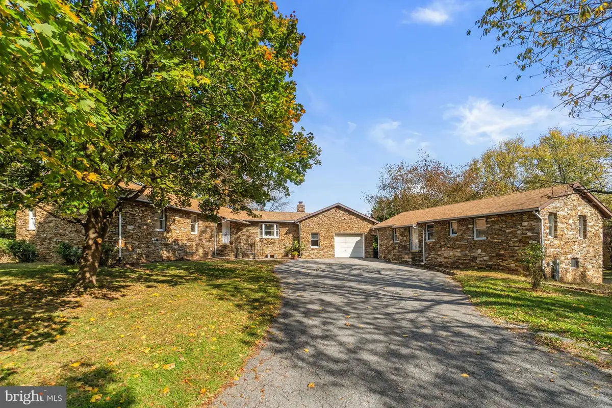 1251 Heritage Farms Ct, Sykesville, MD 21784 - Image #1