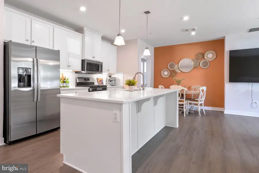 10401 Resort Rd #e, Ellicott City, MD 21042 - Image #2