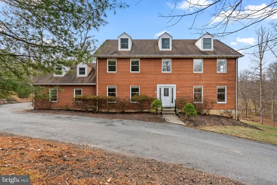 3662 Blackberry Ln, Ellicott City, MD 21042 - Image #2