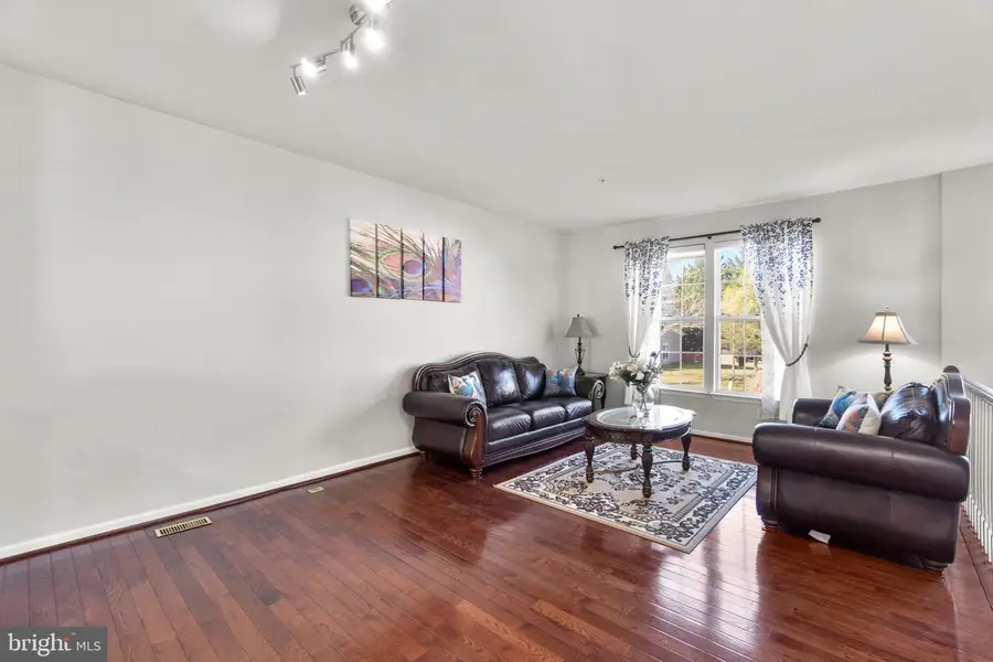 8746 Stonehouse Dr, Ellicott City, MD 21043 - Image #3