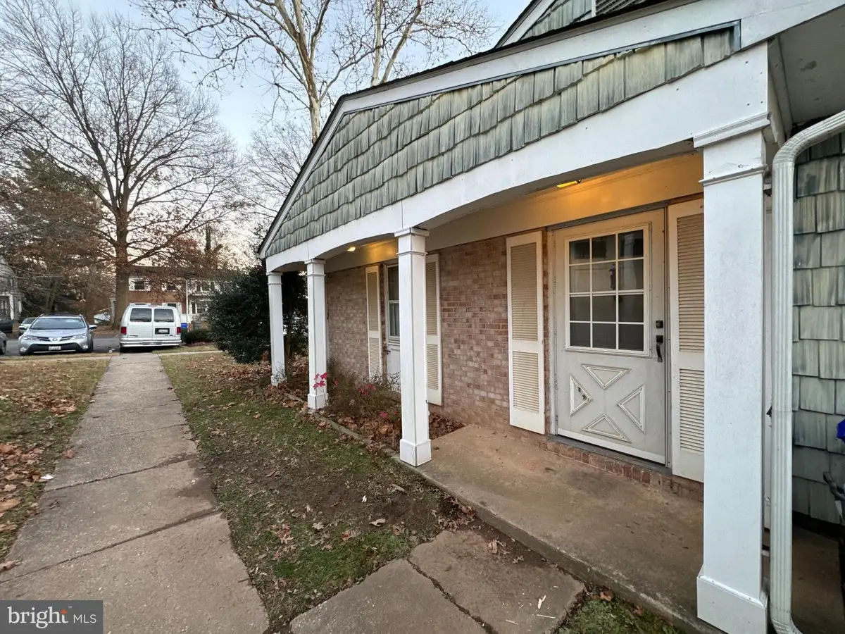 5501 Woodenhawk Cir, Columbia, MD 21044 - Image #1