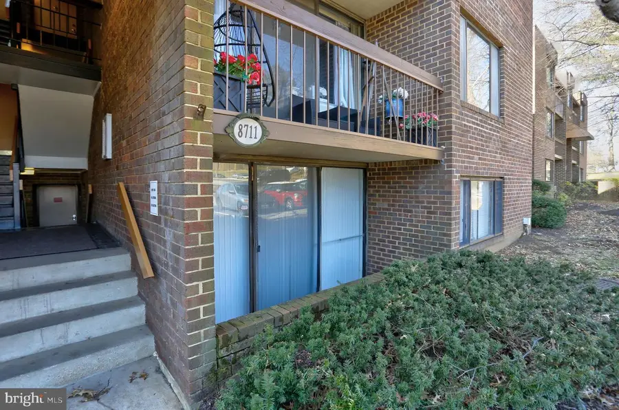 8711 Hayshed Ln #14, Columbia, MD 21045 - Image #2